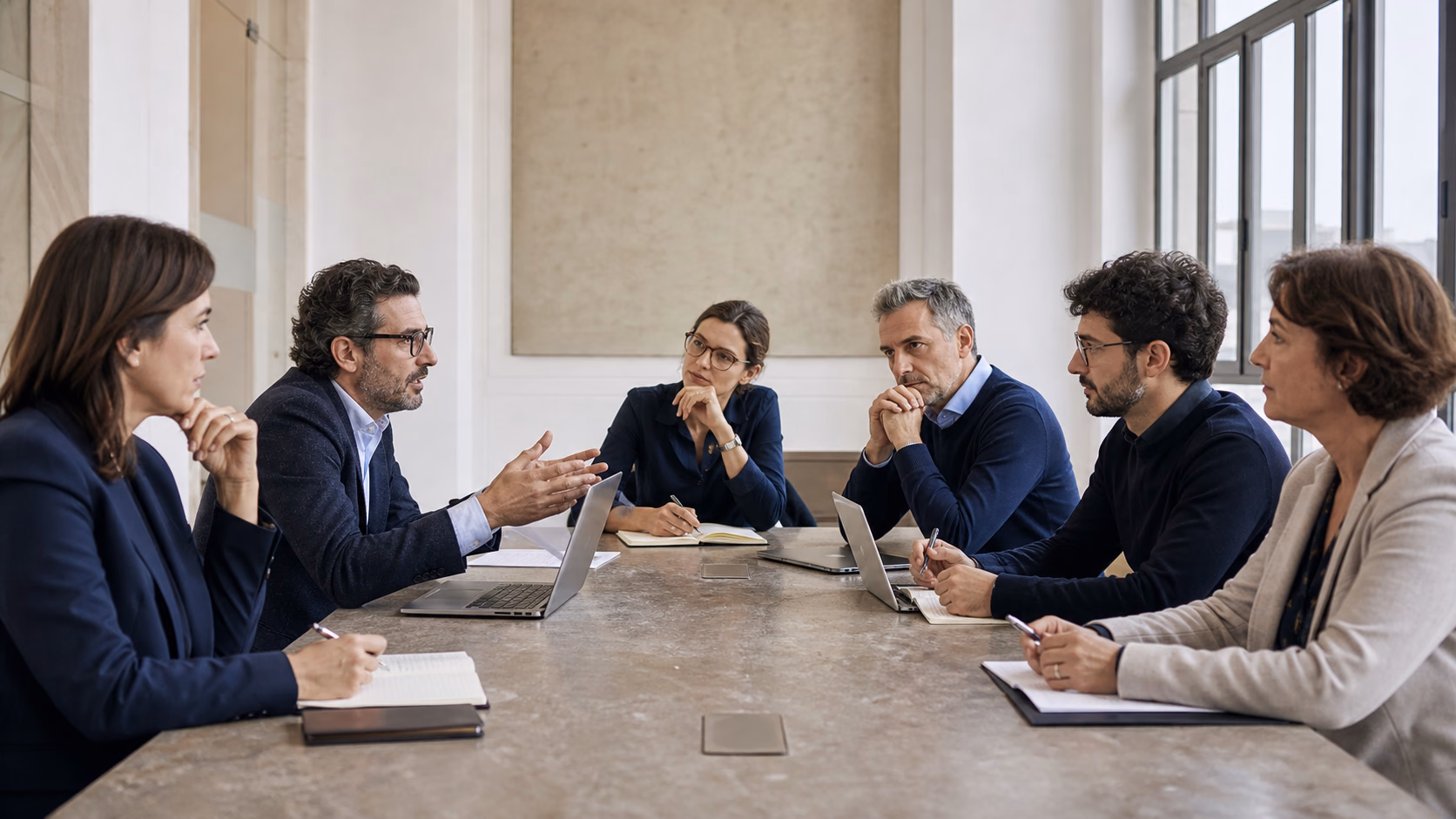 Professionisti dell’intelligenza artificiale durante una riunione di lavoro