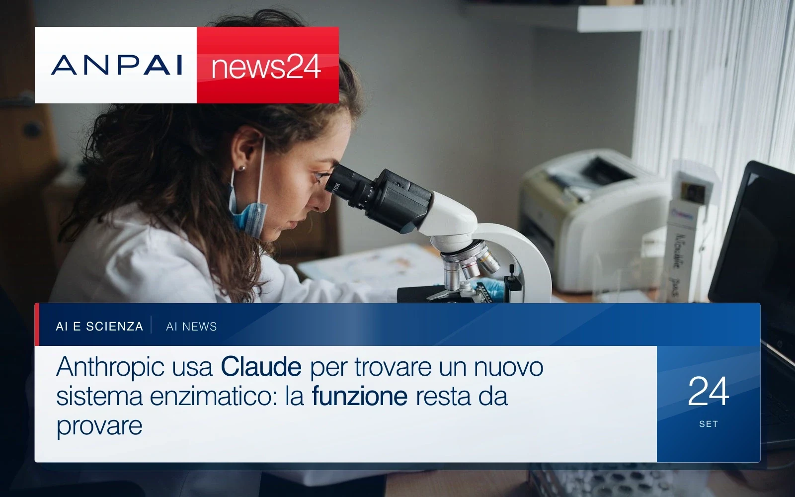 Tecnica di laboratorio osserva un campione al microscopio ottico.