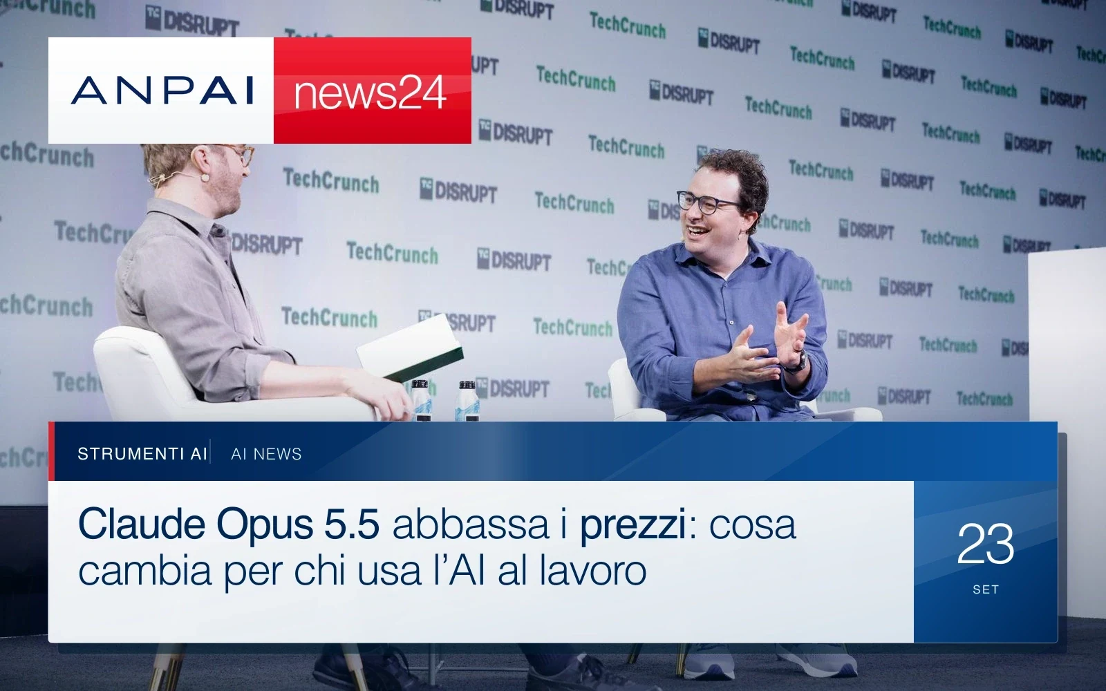 Dario Amodei seduto sul palco di TechCrunch Disrupt nel 2023.