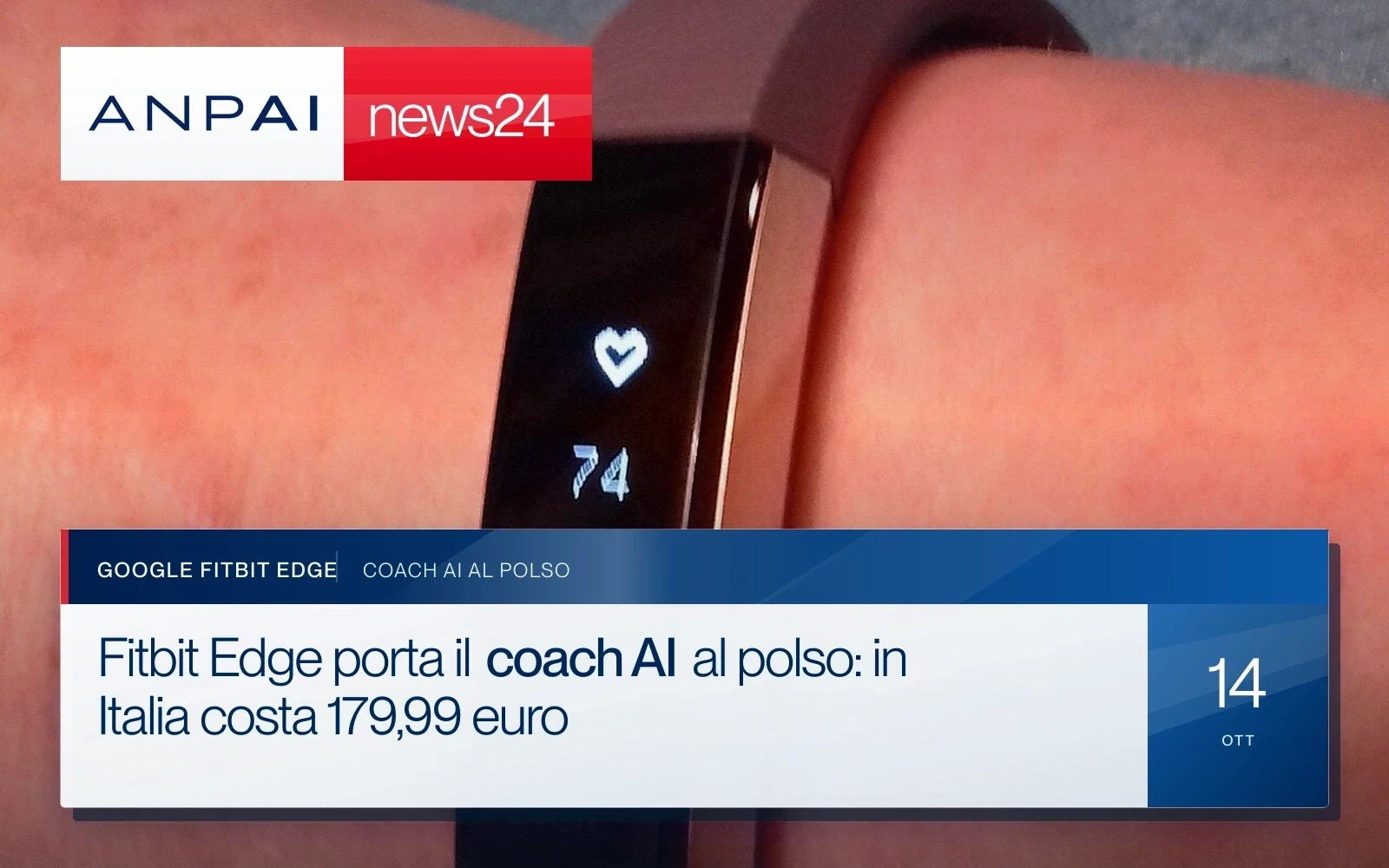 Un Fitbit Alta HR al polso mostra il battito cardiaco di chi lo indossa