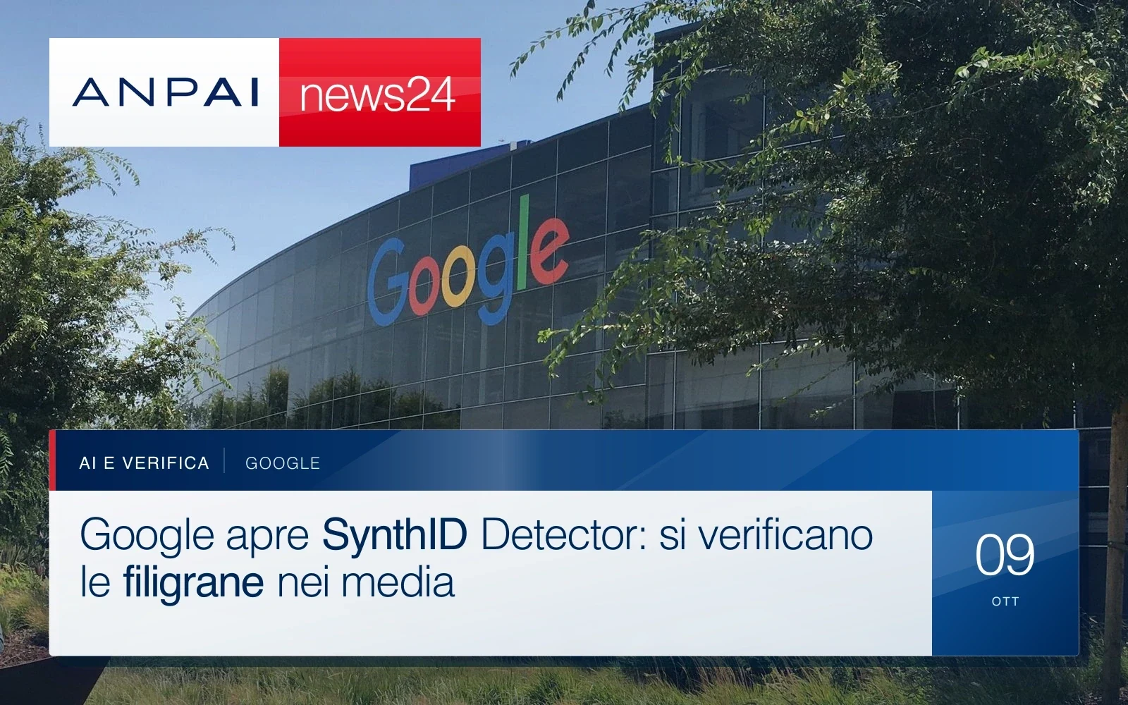 La facciata vetrata del Googleplex a Mountain View, con il marchio Google visibile tra gli alberi.
