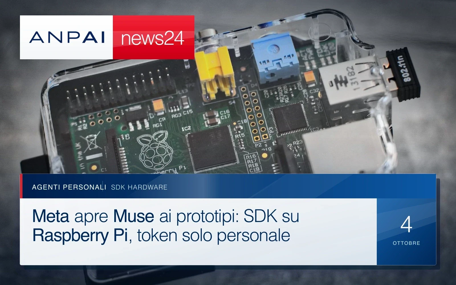 Un microcomputer Raspberry Pi visibile dentro una custodia trasparente.
