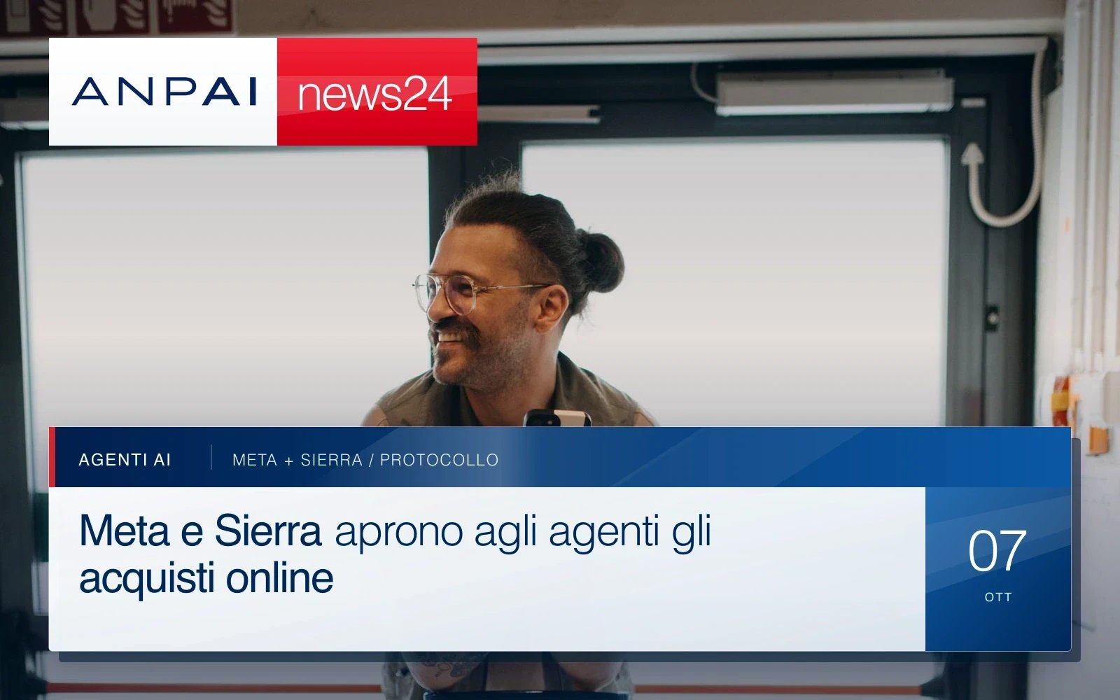 Persona con smartphone davanti al carrello della spesa in un negozio