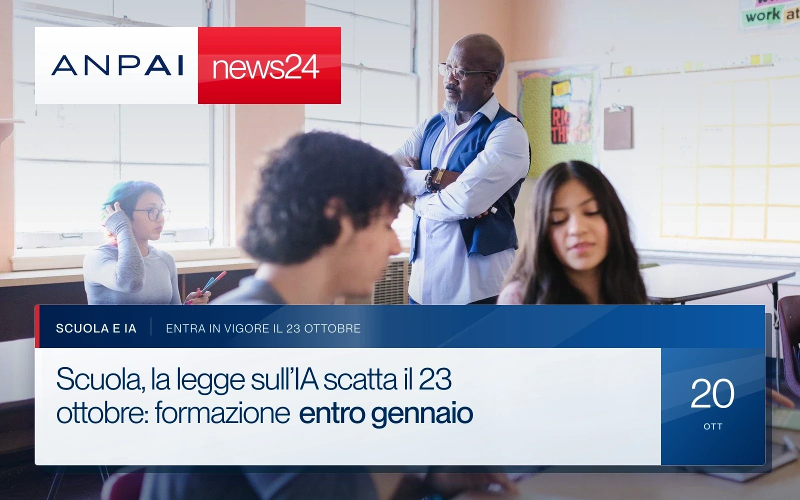 Un docente affianca gli studenti durante una lezione, in una fotografia di contesto.